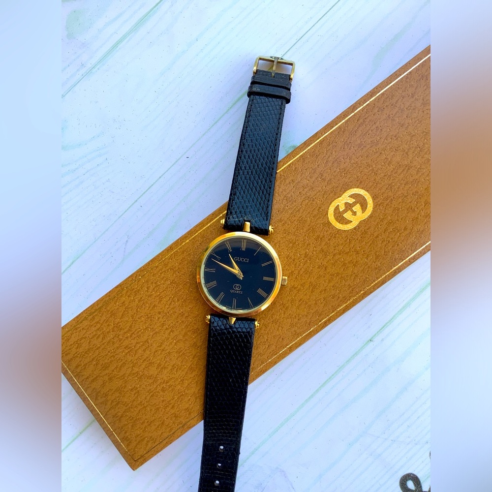 Authentic Gucci UNISEX watch 🖤💛🖤💛 - Picture 3 of 12